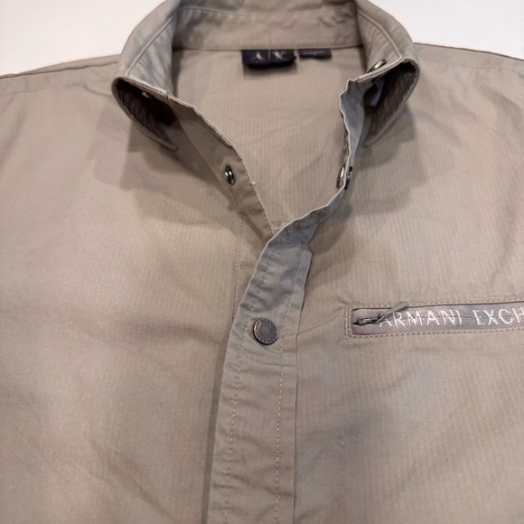 Armani Exchange Snap Down Shirt Sz S Taupe Roll Tab Sleeve Zip Close Pocket - Picture 12 of 13